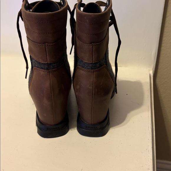 Sorel Brown and Gray Women's Boots - Picture 5 of 9